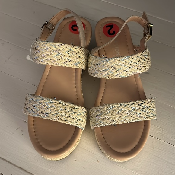 GIRLS size 2 wedges - Picture 2 of 3